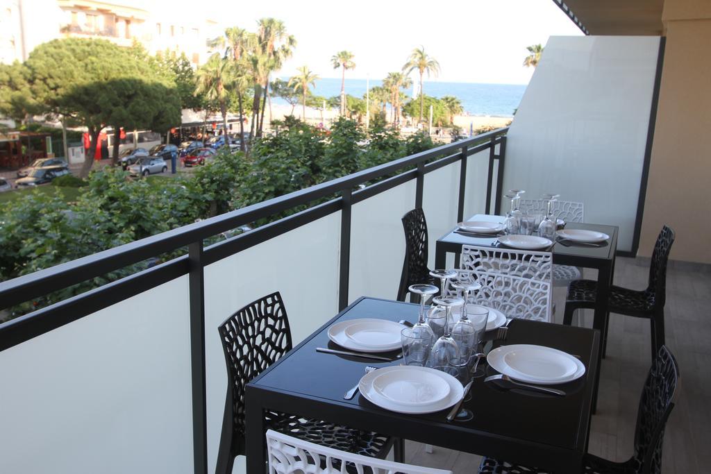 Apartamentos Cambrils Playa Spa Екстериор снимка