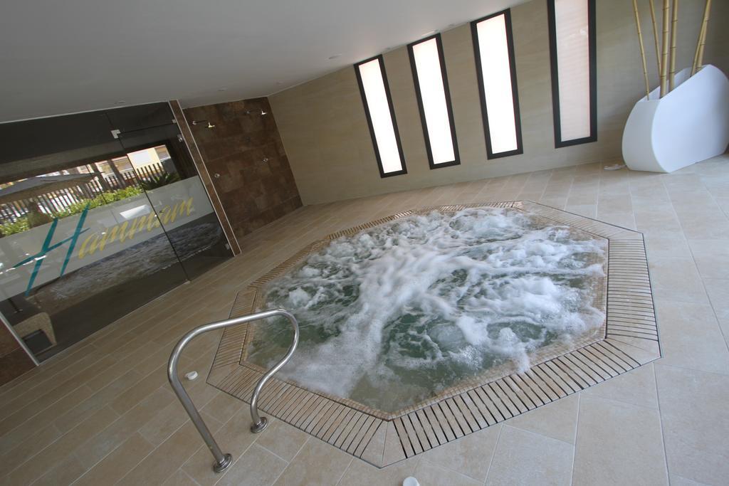 Apartamentos Cambrils Playa Spa Екстериор снимка